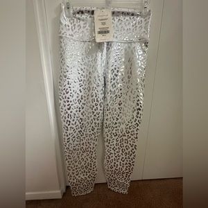 Fabletics High-Waisted Powerhold 7/8 Legging - White and Silver Leopard